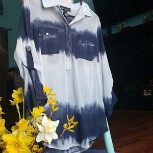 It. Blue/navy top
